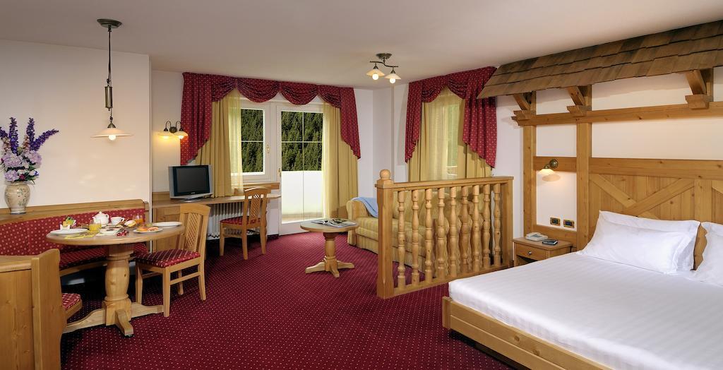 Hotel La Perla Canazei Pokój zdjęcie